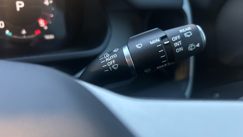 Land Rover Defender 3.0 D250 X-Dynamic HSE 110 5dr Auto Diesel Estate